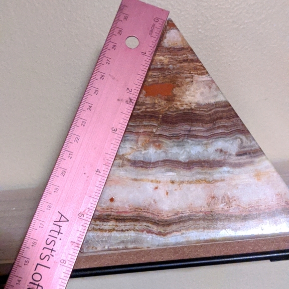 Banded Onyx Pyramid From Iran 5.75" Tall & Over 2 lbs​ - Picture 15 of 15